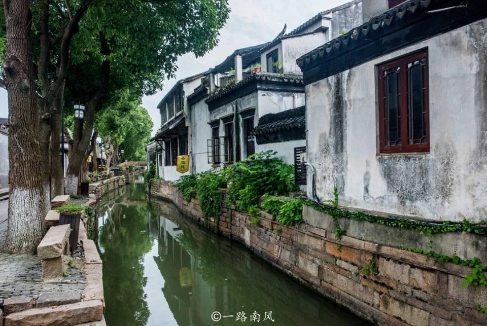 越南西山朝使臣赴清朝觐的目的是什么？主要成员有哪些？